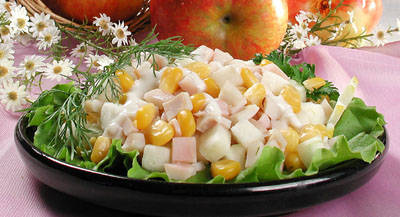 Рецепт - Салаты с морепродуктами : Салат из яблок и кукурузы с кальмарами