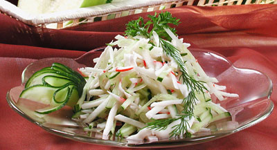Рецепт - Салаты с морепродуктами : Салат из крабов с яблоками и огурцами